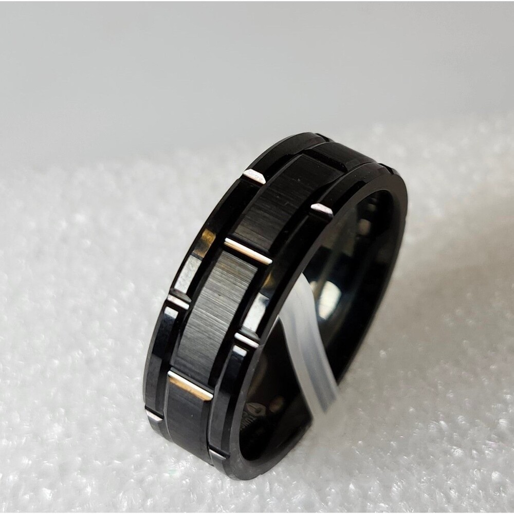 Thornsten Windsor Tungsten Carbide Size 14 Ring